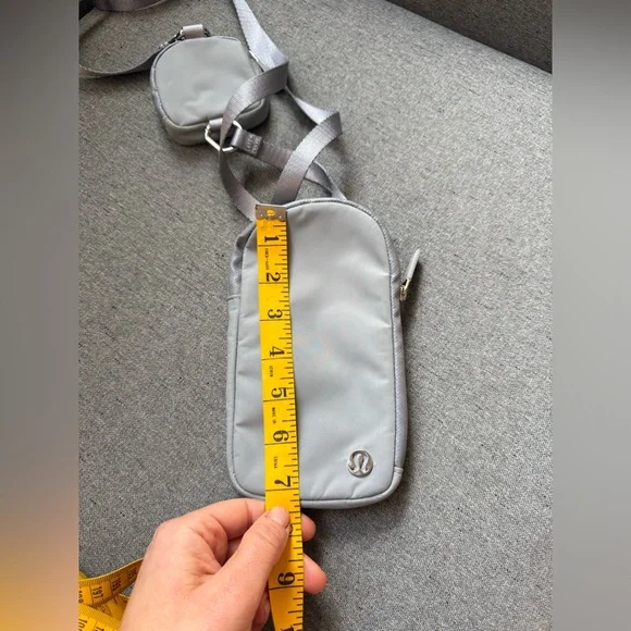 Lululemon 2 compartment shoulder bag - Picture 7 of 9